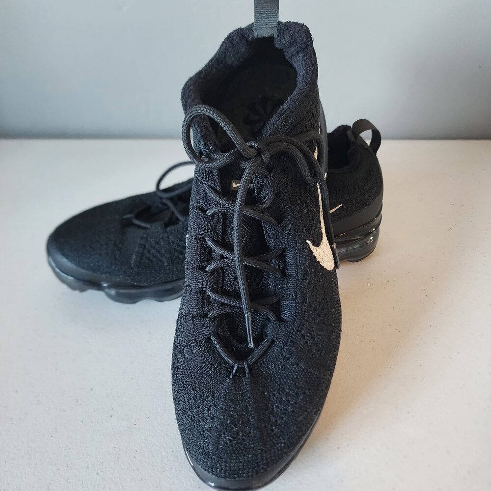Nike Vapormax Sneaker "EUC" - Picture 10 of 16